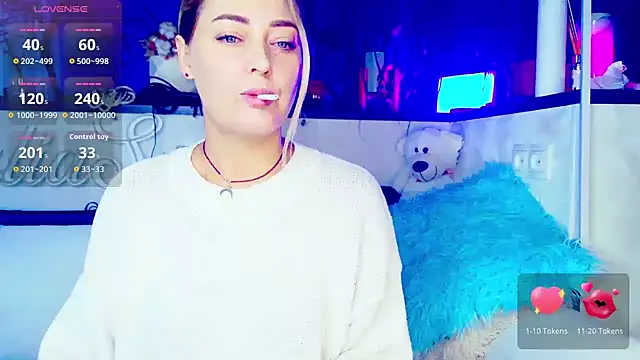  JuliaSpace  online show from September 30, 7:02 am