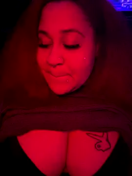 Snapshot of Juicyjordie chatting on October 18, 4:15 am Juicyjordie online show from October 18, 4:15 am