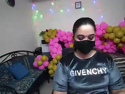 Arushisingh8888 online show from December 23, 11:14 am