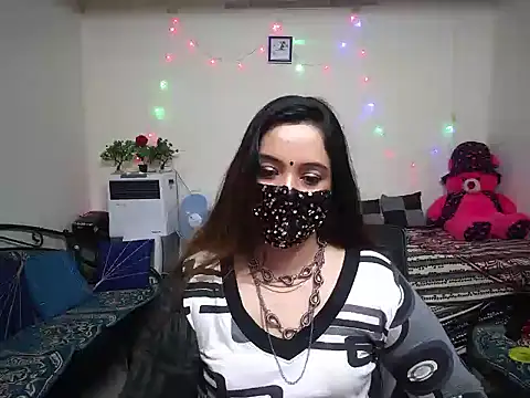 Arushisingh8888 online show from February 11, 9:42 am