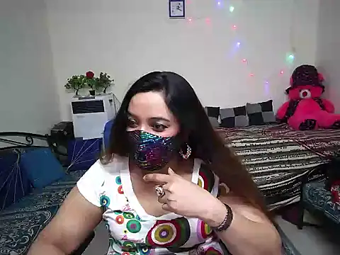 Arushisingh8888 online show from February 15, 8:44 am