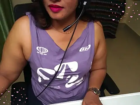 Arushisingh8888 online show from November 8, 1:44 pm