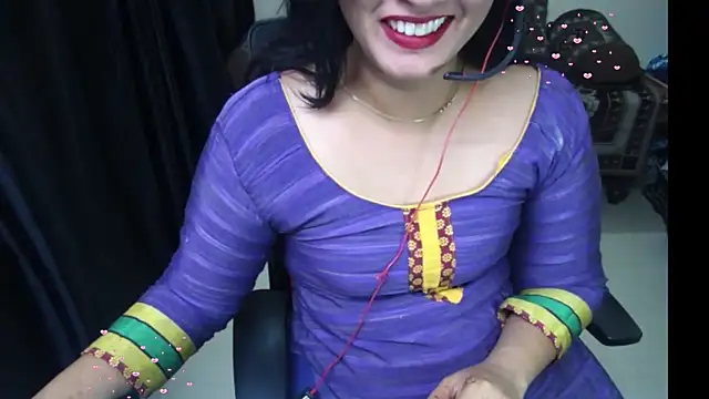Arushisingh8888 online show from June 9, 12:06 pm
