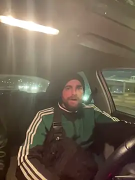 Snapshot of Antonio_Vatooo chatting on December 5, 8:44 pm Antonio Vatooo online show from December 5, 8:44 pm