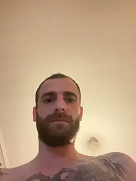 Snapshot of Antonio_Vatooo chatting on December 15, 10:15 pm Antonio Vatooo online show from December 15, 10:15 pm