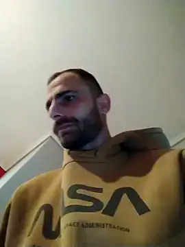 Snapshot of Antonio_Vatooo chatting on December 28, 7:01 pm Antonio Vatooo online show from December 28, 7:01 pm