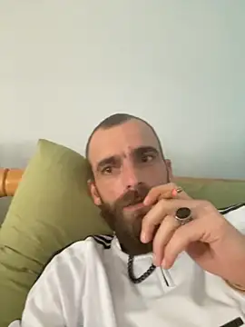 Snapshot of Antonio_Vatooo chatting on September 28, 12:10 pm Antonio Vatooo online show from September 28, 12:10 pm