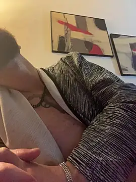 Snapshot of Antonio_Vatooo chatting on November 10, 2:32 am Antonio Vatooo online show from November 10, 2:32 am