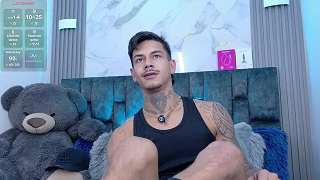 Snapshot of JAYCOB00 chatting on May 15, 2:07 am JAYCOB00 online show from May 15, 2:07 am