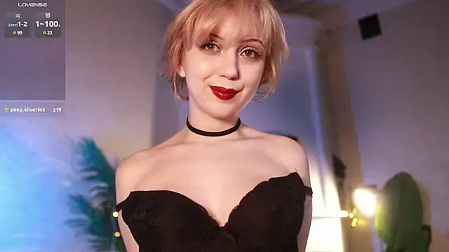 Snapshot of electric_babe chatting on December 5, 5:17 pm electric babe online show from December 5, 5:17 pm