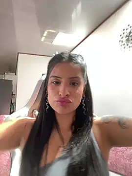 Snapshot of _elektrah chatting on August 4, 3:25 pm elektrah online show from August 4, 3:25 pm