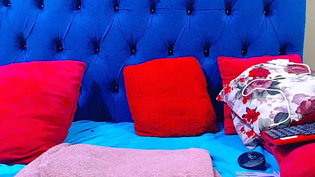 ebonycandy10 online show from April 14, 6:36 pm