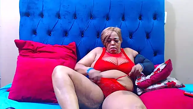 ebonycandy10 online show from April 20, 11:28 pm