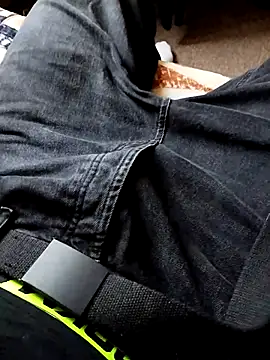 Snapshot of alejandrololo chatting on October 28, 2:20 pm alejandrololo online show from October 28, 2:20 pm