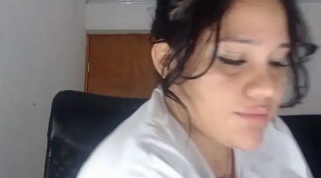 Snapshot of melissa4855 chatting on January 6, 1:31 am melissa4855 online show from January 6, 1:31 am