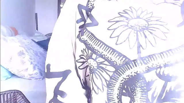 Snapshot of sweetcoralinee chatting on December 2, 5:08 pm sweetcoralinee online show from December 2, 5:08 pm