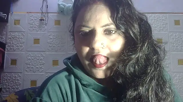 Snapshot of Sexy_komolika chatting on February 2, 5:21 am Sexy komolika online show from February 2, 5:21 am