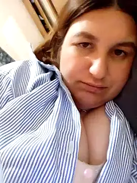 BlackVBarbie online show from March 25, 1:50 pm