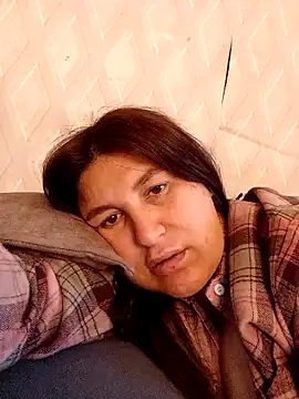 BlackVBarbie online show from April 1, 8:04 am