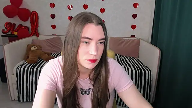 Snapshot of pussyhome2407 chatting on March 5, 6:01 pm pussyhome2407 online show from March 5, 6:01 pm