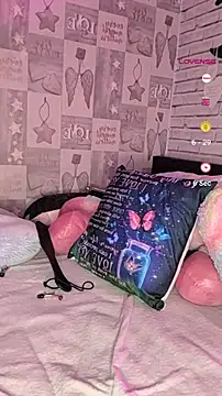 Snapshot of KinkyLittleWitch chatting on January 25, 11:54 pm KinkyLittleWitch online show from January 25, 11:54 pm