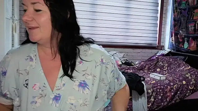 Snapshot of KinkyLittleWitch chatting on September 11, 10:48 am KinkyLittleWitch online show from September 11, 10:48 am