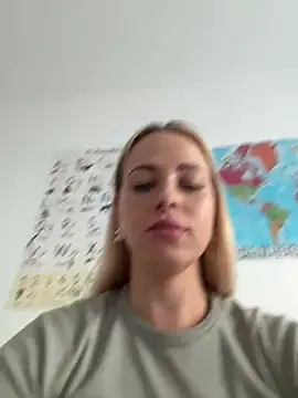 streetdoll online show from January 12, 3:46 pm