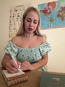 streetdoll online show from January 15, 7:26 am