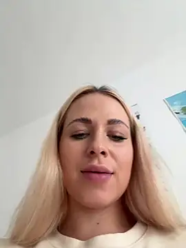 streetdoll online show from February 9, 3:34 pm