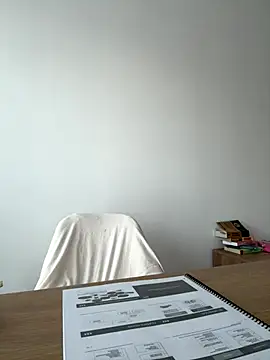 streetdoll online show from October 2, 6:53 am