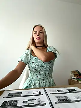 streetdoll online show from October 7, 7:05 am