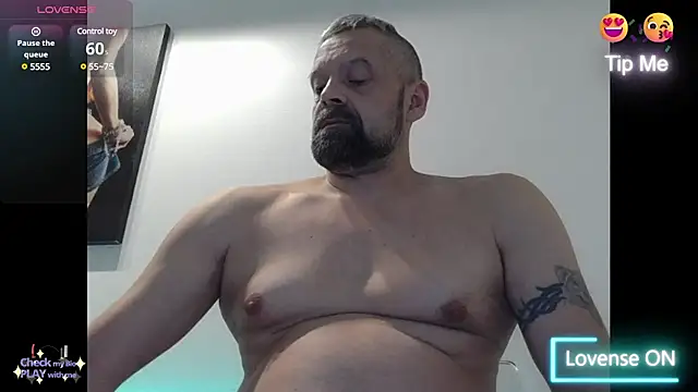 Snapshot of northman1977 chatting on December 10, 9:43 pm northman1977 online show from December 10, 9:43 pm