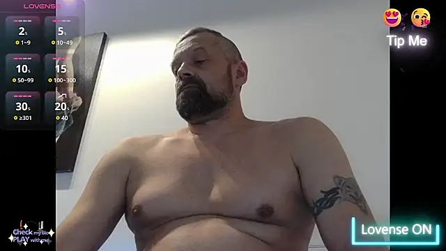 Snapshot of northman1977 chatting on December 11, 4:31 pm northman1977 online show from December 11, 4:31 pm