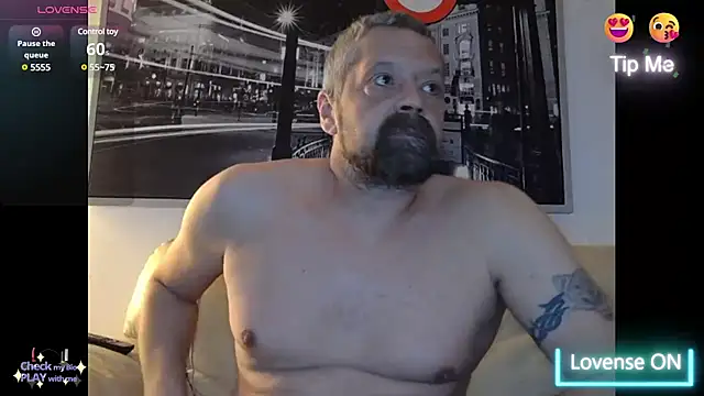 Snapshot of northman1977 chatting on January 10, 8:26 pm northman1977 online show from January 10, 8:26 pm