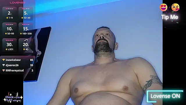 Snapshot of northman1977 chatting on January 17, 6:54 pm northman1977 online show from January 17, 6:54 pm