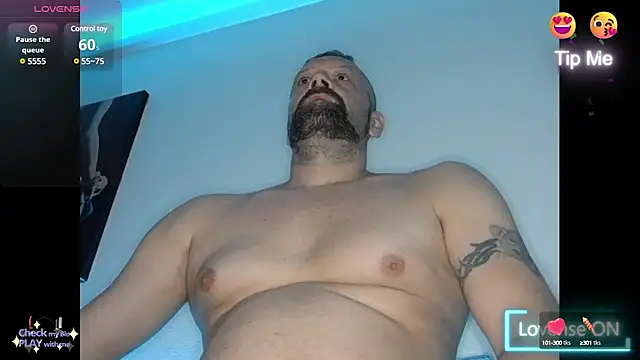 Snapshot of northman1977 chatting on January 18, 11:32 am northman1977 online show from January 18, 11:32 am