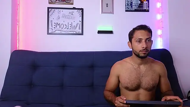 catalina y tylerjhons online show from February 11, 9:31 am