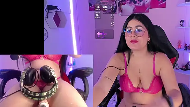 Snapshot of DanielaHang chatting on December 14, 1:27 pm DanielaHang online show from December 14, 1:27 pm