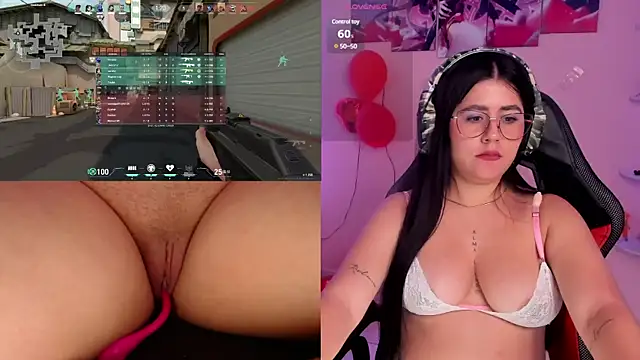 Snapshot of DanielaHang chatting on February 17, 4:37 pm DanielaHang online show from February 17, 4:37 pm