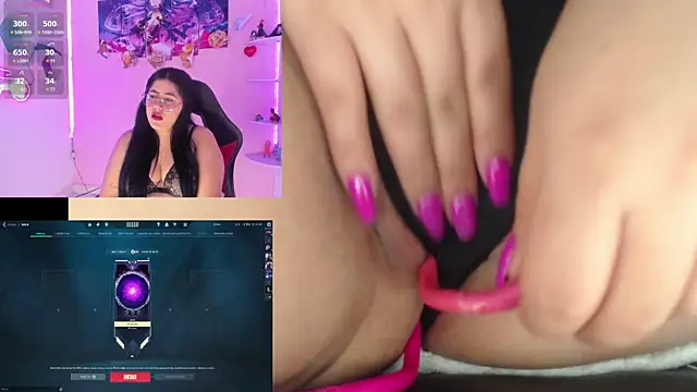 DanielaHang online show from October 24, 1:29 pm