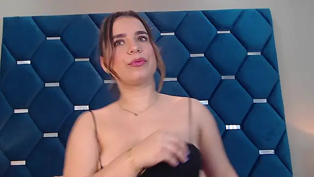 ThaniaJones online show from September 24, 12:08 pm