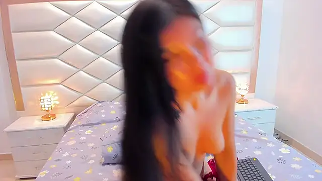 samanthaevans4 online show from March 19, 11:14 pm