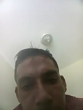 Snapshot of aL3JanDro93 chatting on June 24, 12:20 am aL3JanDro93 online show from June 24, 12:20 am