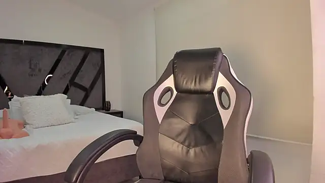 CamilaPreston online show from April 20, 7:00 am