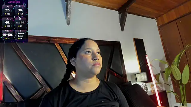 EmiliWilliams online show from April 24, 12:02 am