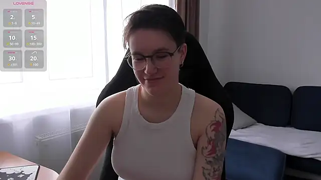Snapshot of JessieFlower chatting on July 11, 8:06 am JessieFlower online show from July 11, 8:06 am