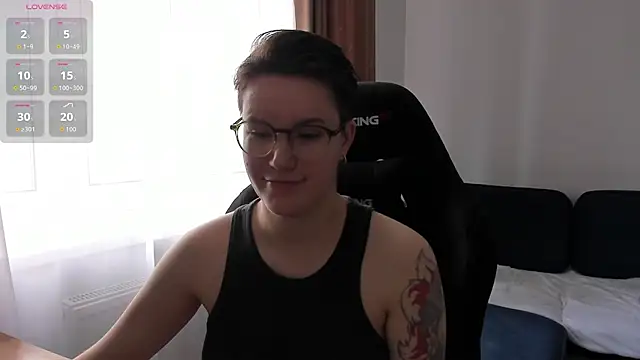 Snapshot of JessieFlower chatting on July 17, 7:59 am JessieFlower online show from July 17, 7:59 am