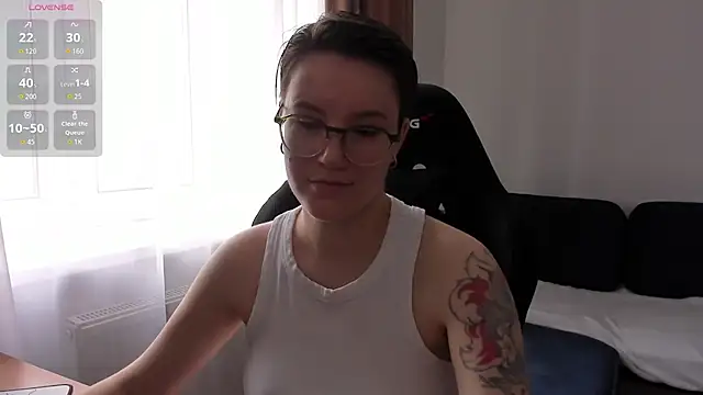 Snapshot of JessieFlower chatting on July 18, 8:18 am JessieFlower online show from July 18, 8:18 am