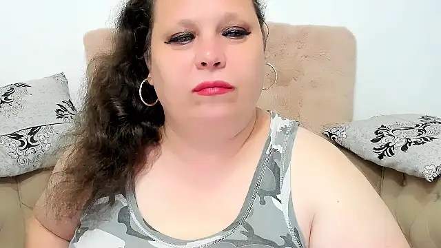 Snapshot of KarolineJoyy chatting on June 4, 7:09 pm KarolineJoyy online show from June 4, 7:09 pm