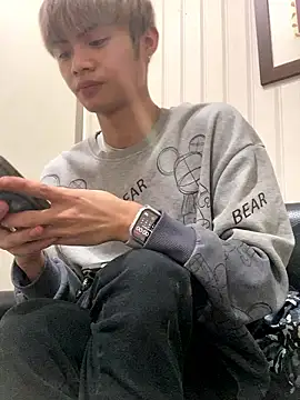 mumuowl online show from January 13, 4:01 pm